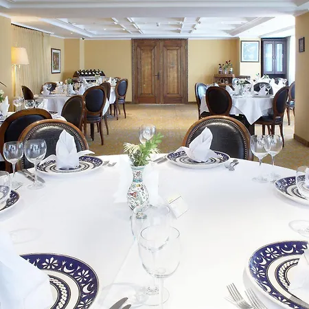 Anemon Kent Hotel